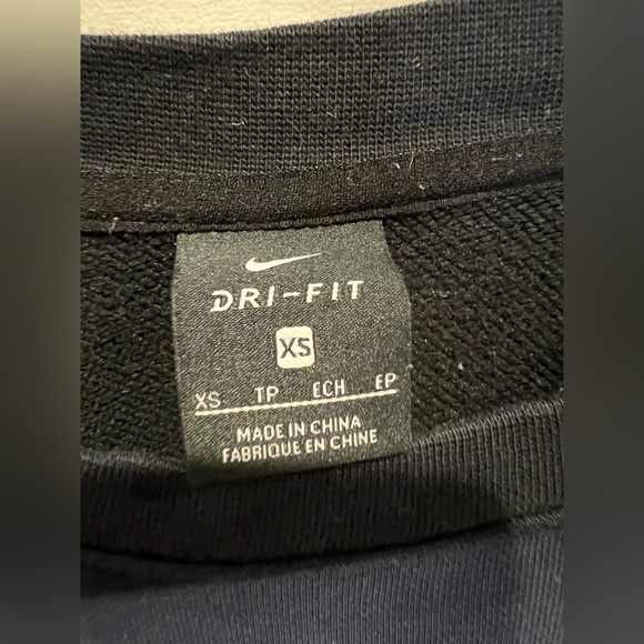 Nike Embossed Cropped Crewneck Black on Black Size Women's XS Casual Athletic - Picture 6 of 10